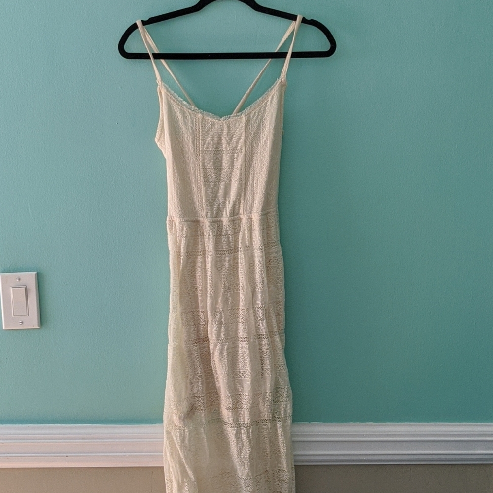 Hollister Lace Maxi Dress With Cutout on back med
